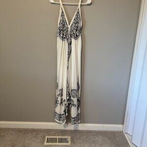 Sexy/Alluring Black/White Dress with Gorgeous Embroidery - One size Fits All NWT
